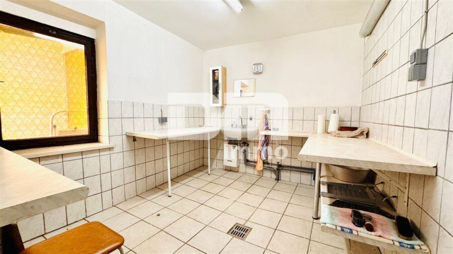 Solides Fachwerkhaus mit Nebengebäude in idyllischer Lage mit Garten und Garage - Waschküche Nebengebäude